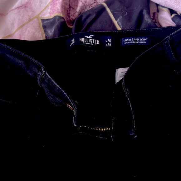 Hollister Denim - Black Low Rise Supper Skinny Jeans Size 3s w26 L28